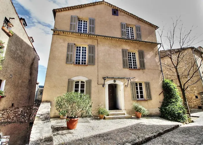La Vicomtesse De Seillans